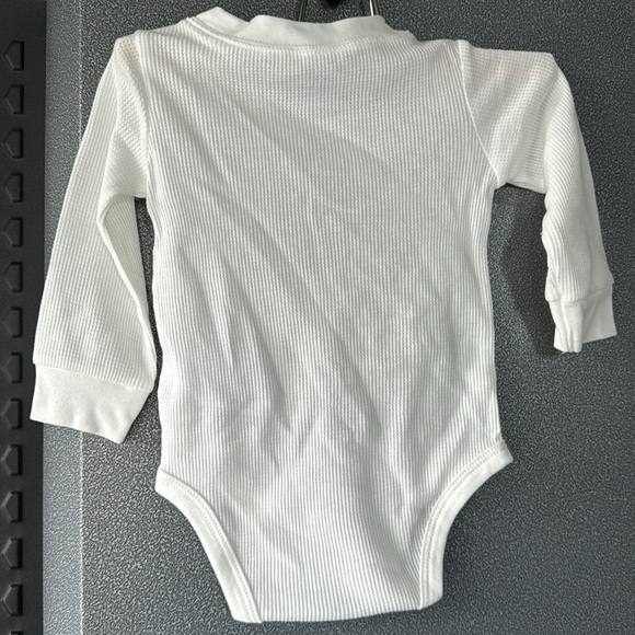 Carters white long sleeve Onsie 12 months - Picture 5 of 5